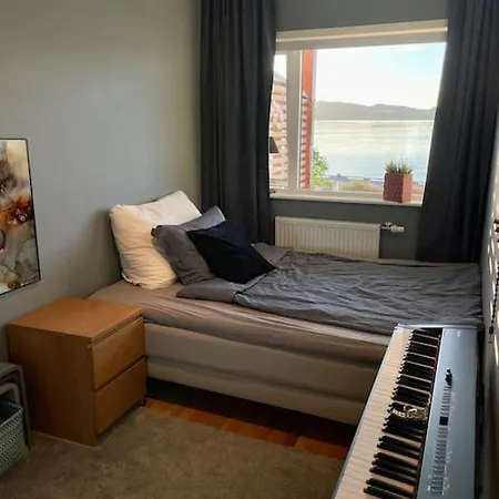Seaside House With Stunning Sunsets & Sun Day Near Trondheim Dom wakacyjny Buvika